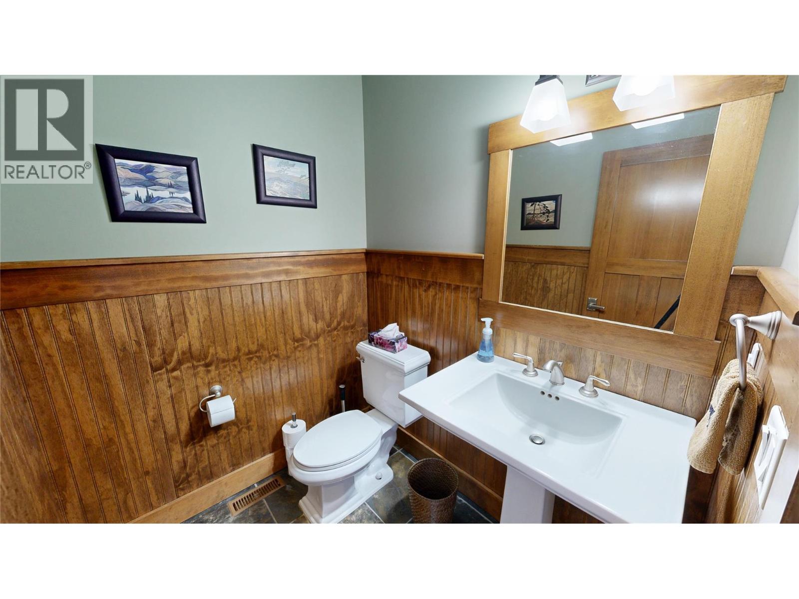 33 2598 MOUNTAINVIEW Crescent, Invermere