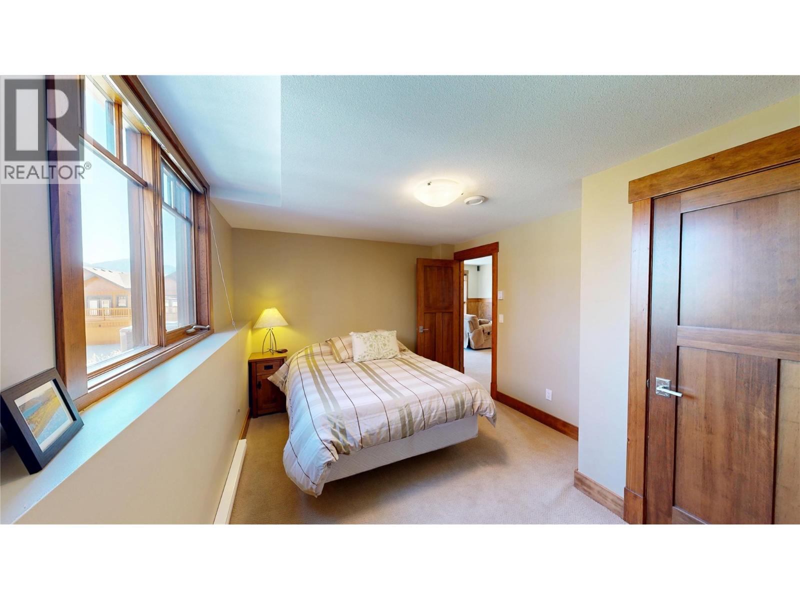 33 2598 MOUNTAINVIEW Crescent, Invermere