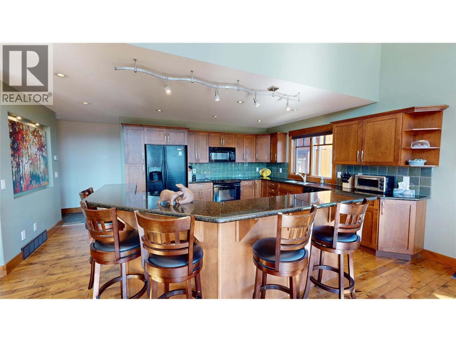 33 2598 MOUNTAINVIEW Crescent, Invermere