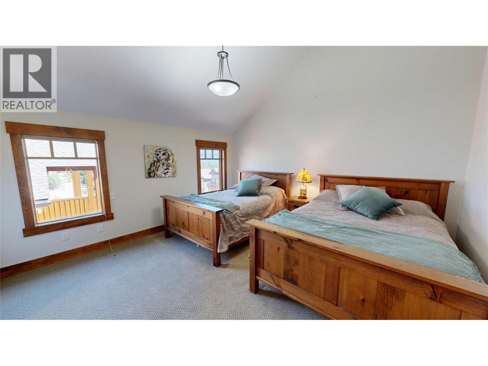 33 2598 MOUNTAINVIEW Crescent, Invermere