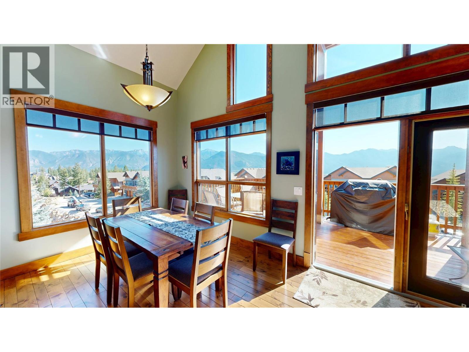 33 2598 MOUNTAINVIEW Crescent, Invermere