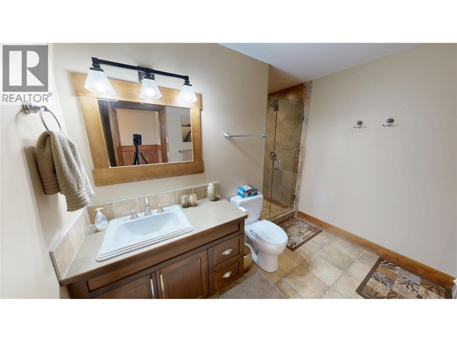 33 2598 MOUNTAINVIEW Crescent, Invermere