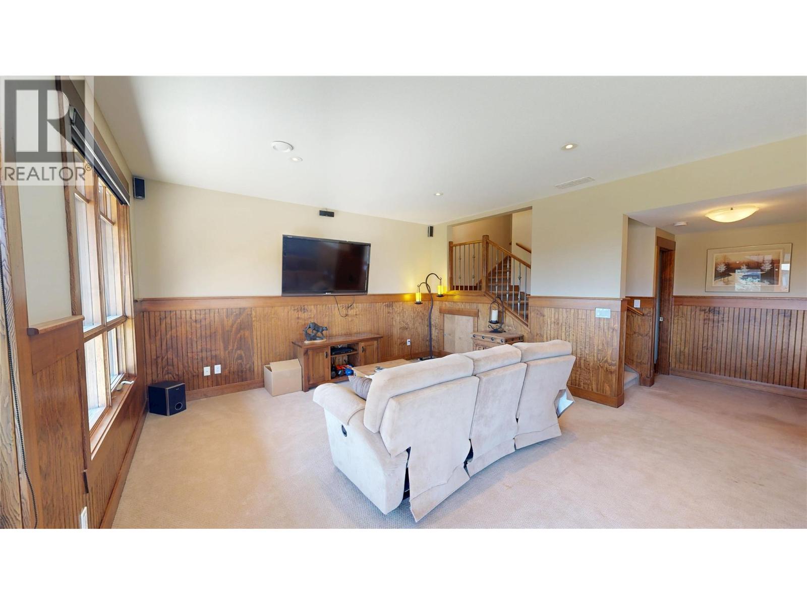 33 2598 MOUNTAINVIEW Crescent, Invermere