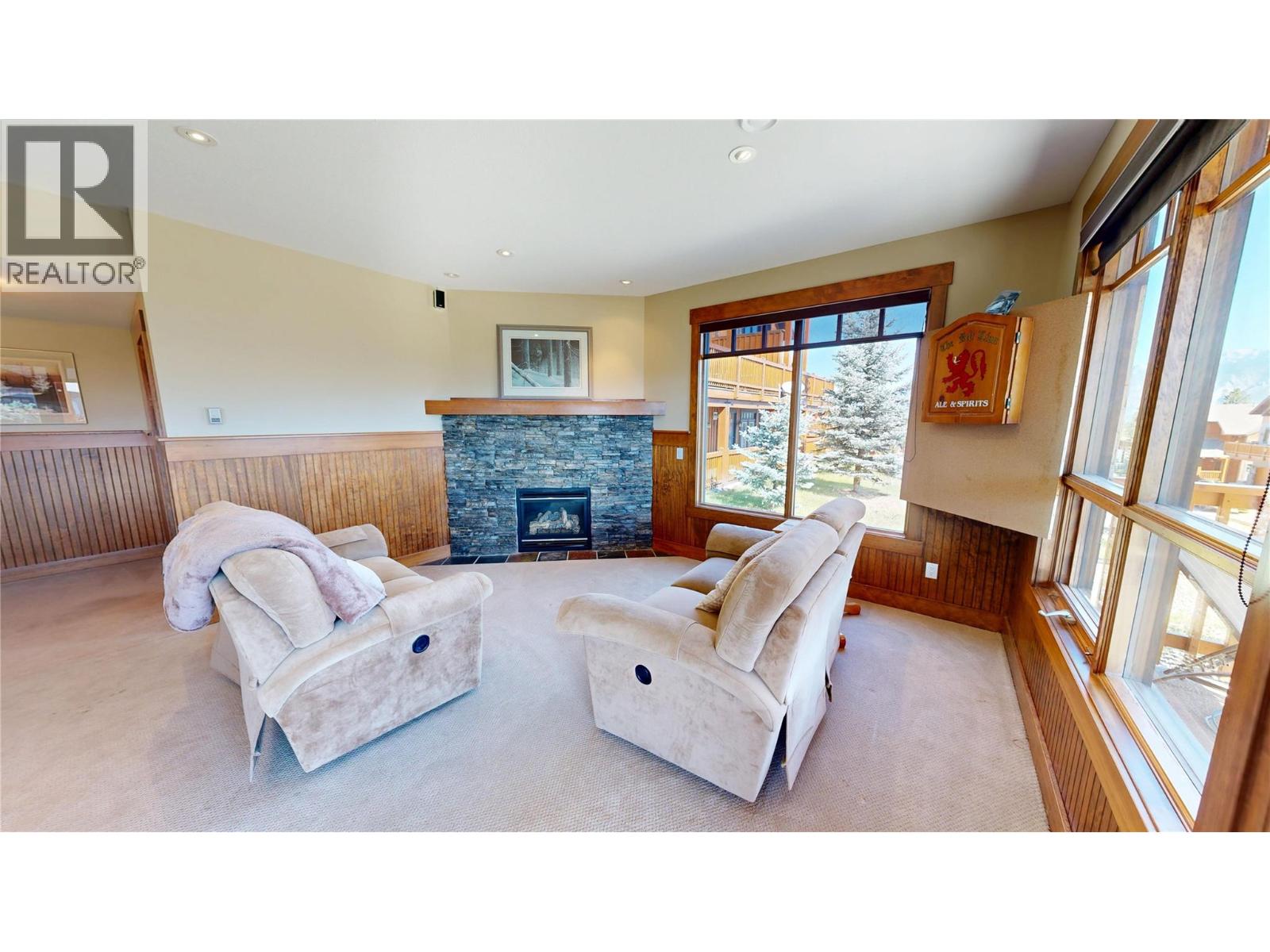 33 2598 MOUNTAINVIEW Crescent, Invermere