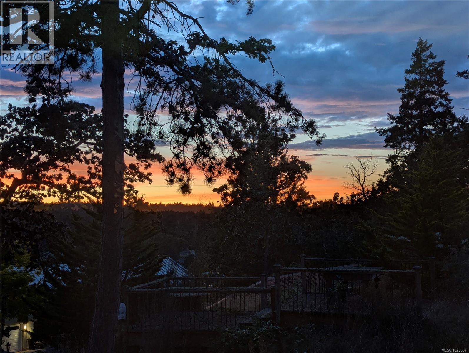  2710 Sea View Road, Saanich