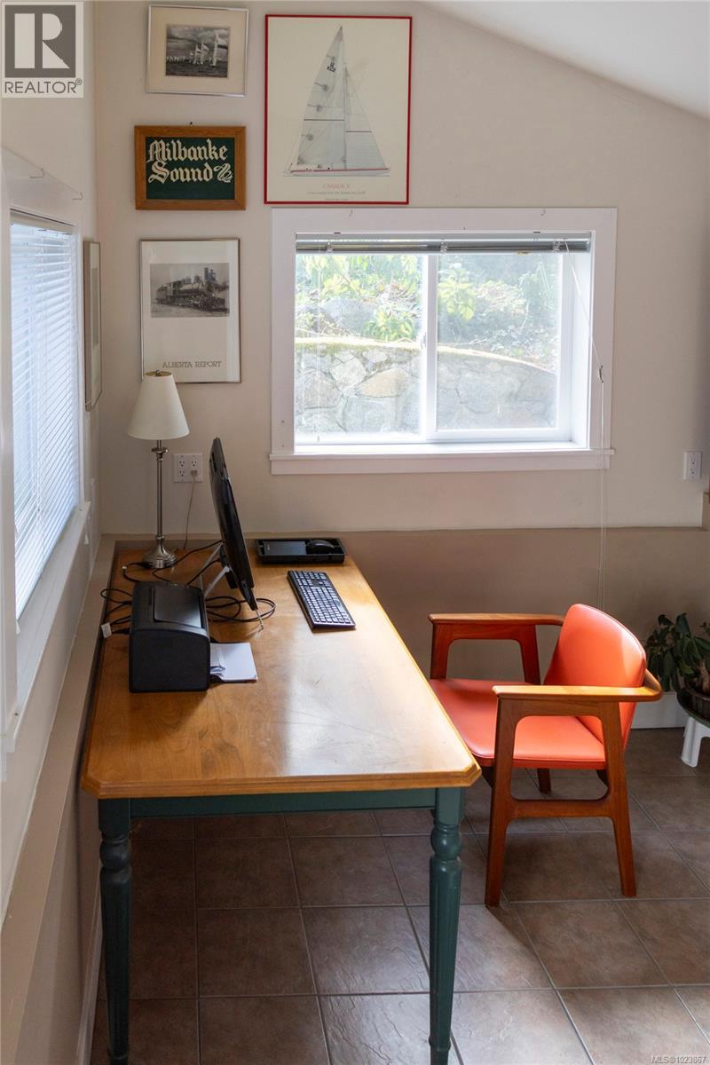  2710 Sea View Road, Saanich