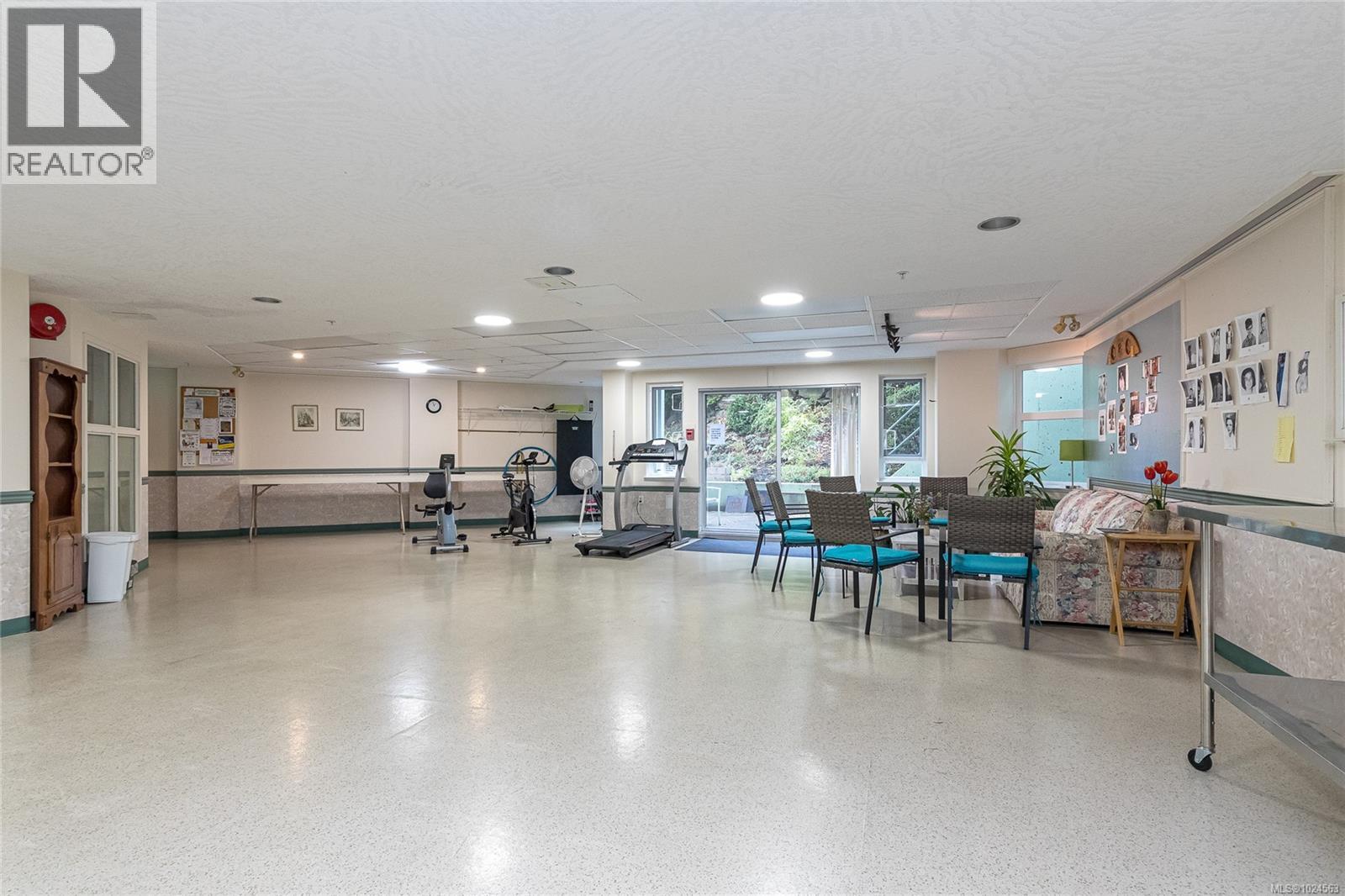 105 1521 Church Avenue, Saanich