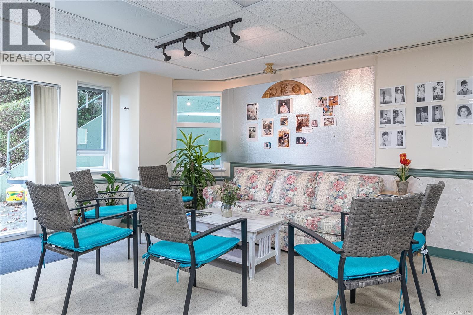 105 1521 Church Avenue, Saanich