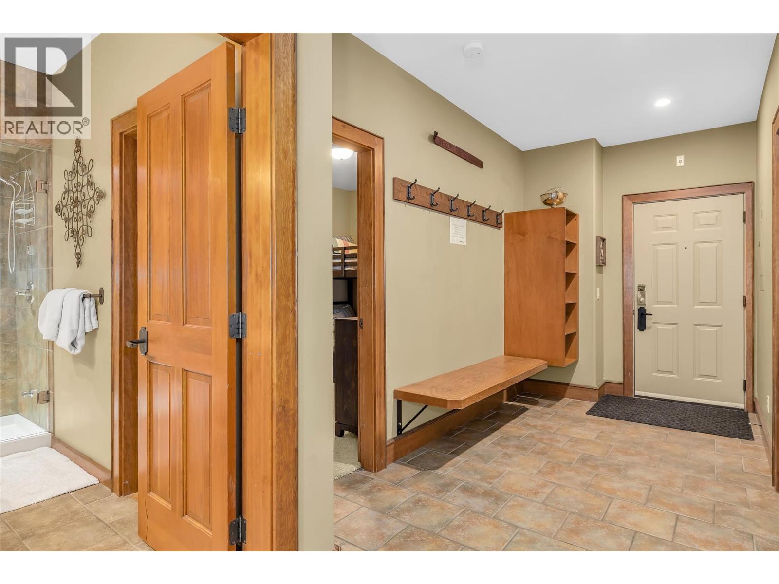 6B 5075 Snowbird Way, Big White