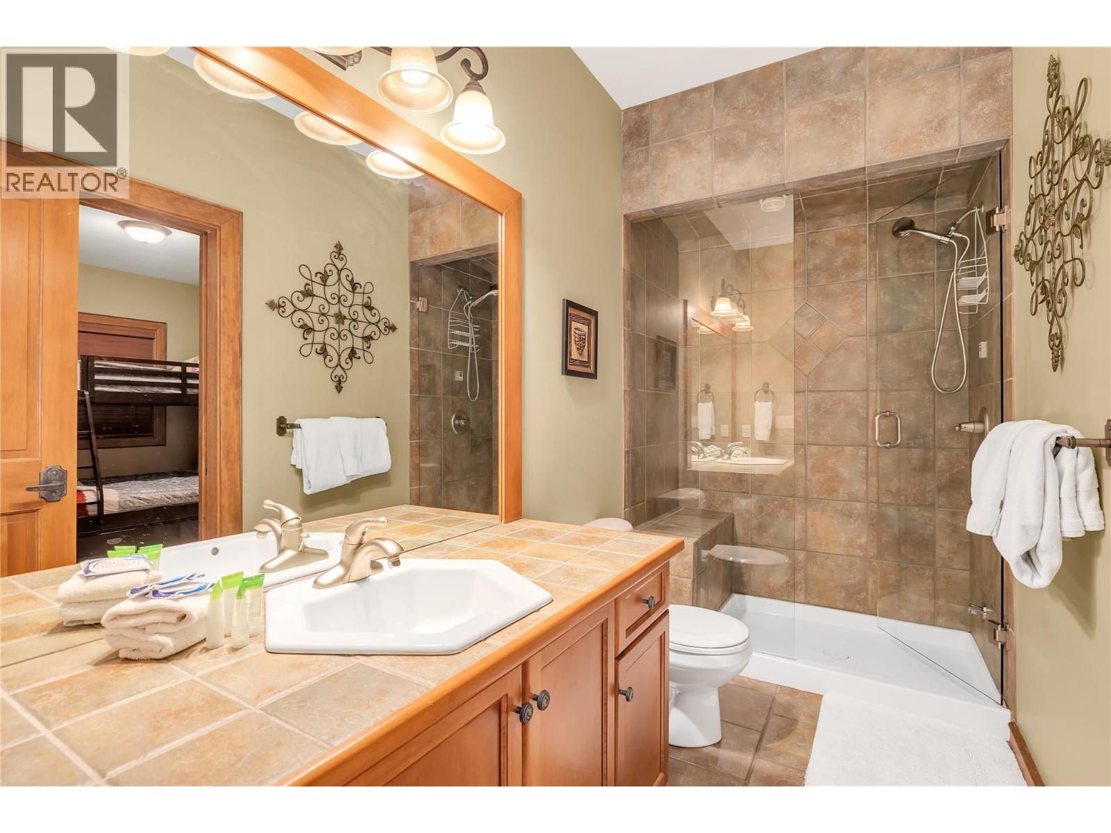 6B 5075 Snowbird Way, Big White