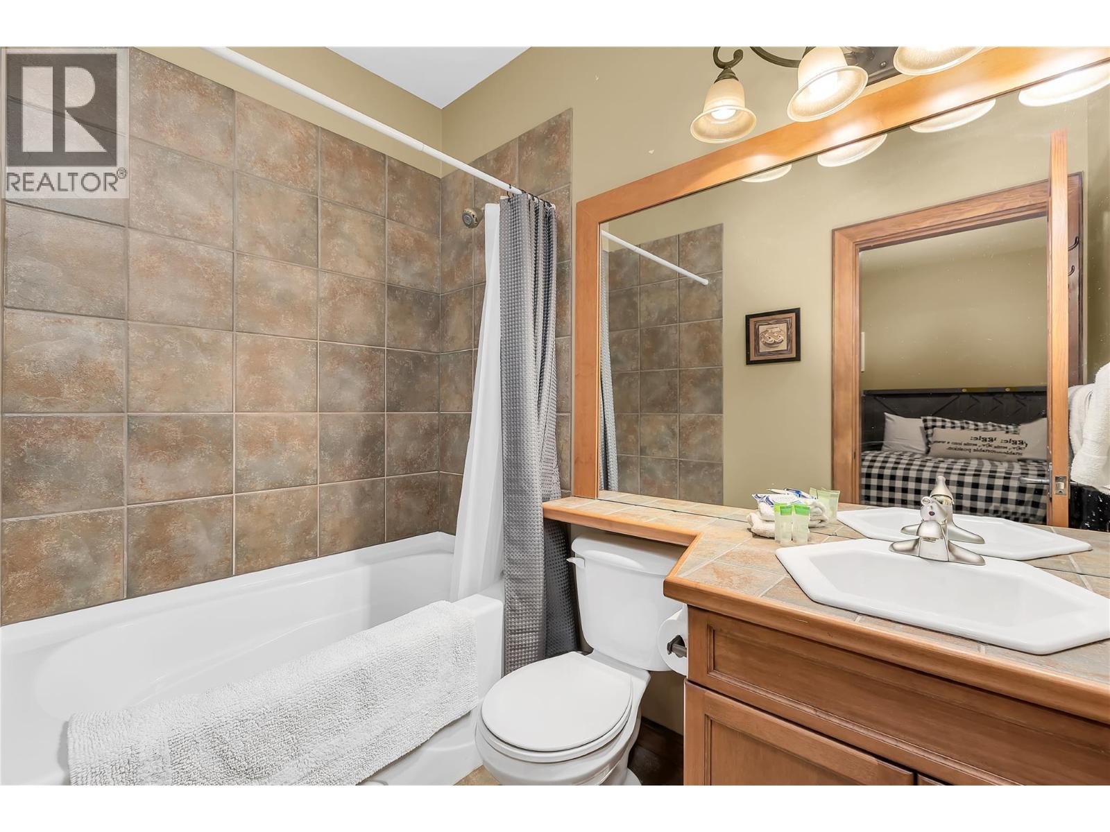 6B 5075 Snowbird Way, Big White