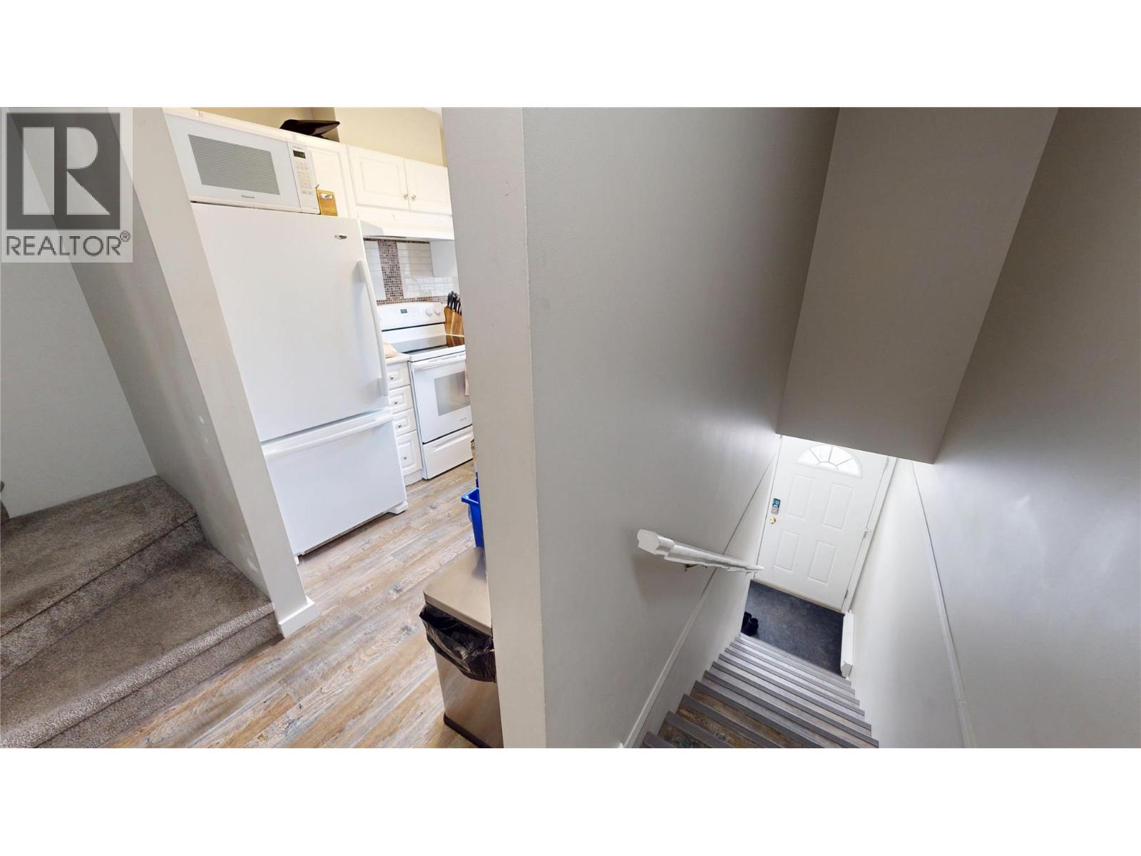 1004 23rd Avenue N Unit# 203, Cranbrook