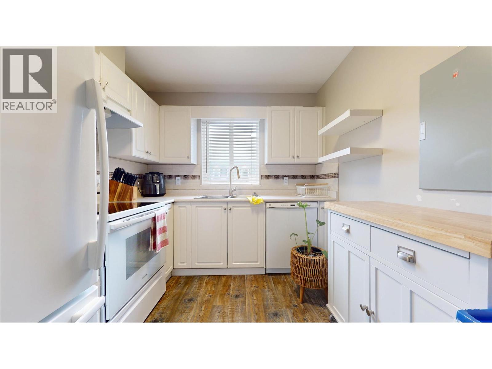 1004 23rd Avenue N Unit# 203, Cranbrook