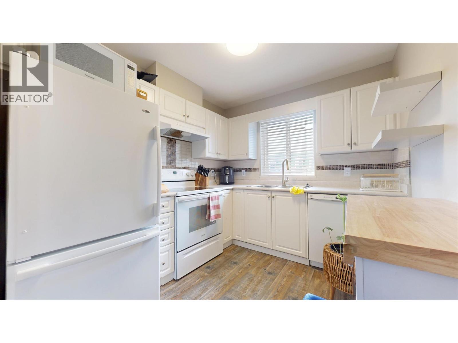 1004 23rd Avenue N Unit# 203, Cranbrook