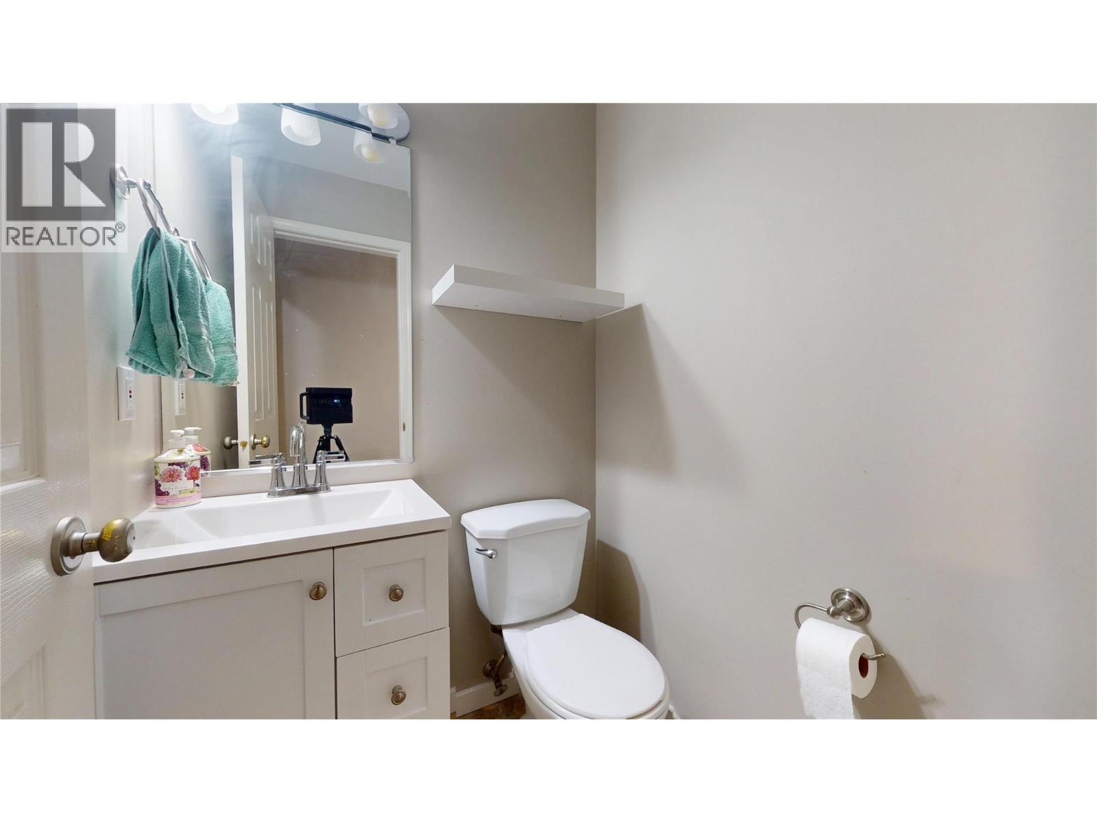 1004 23rd Avenue N Unit# 203, Cranbrook