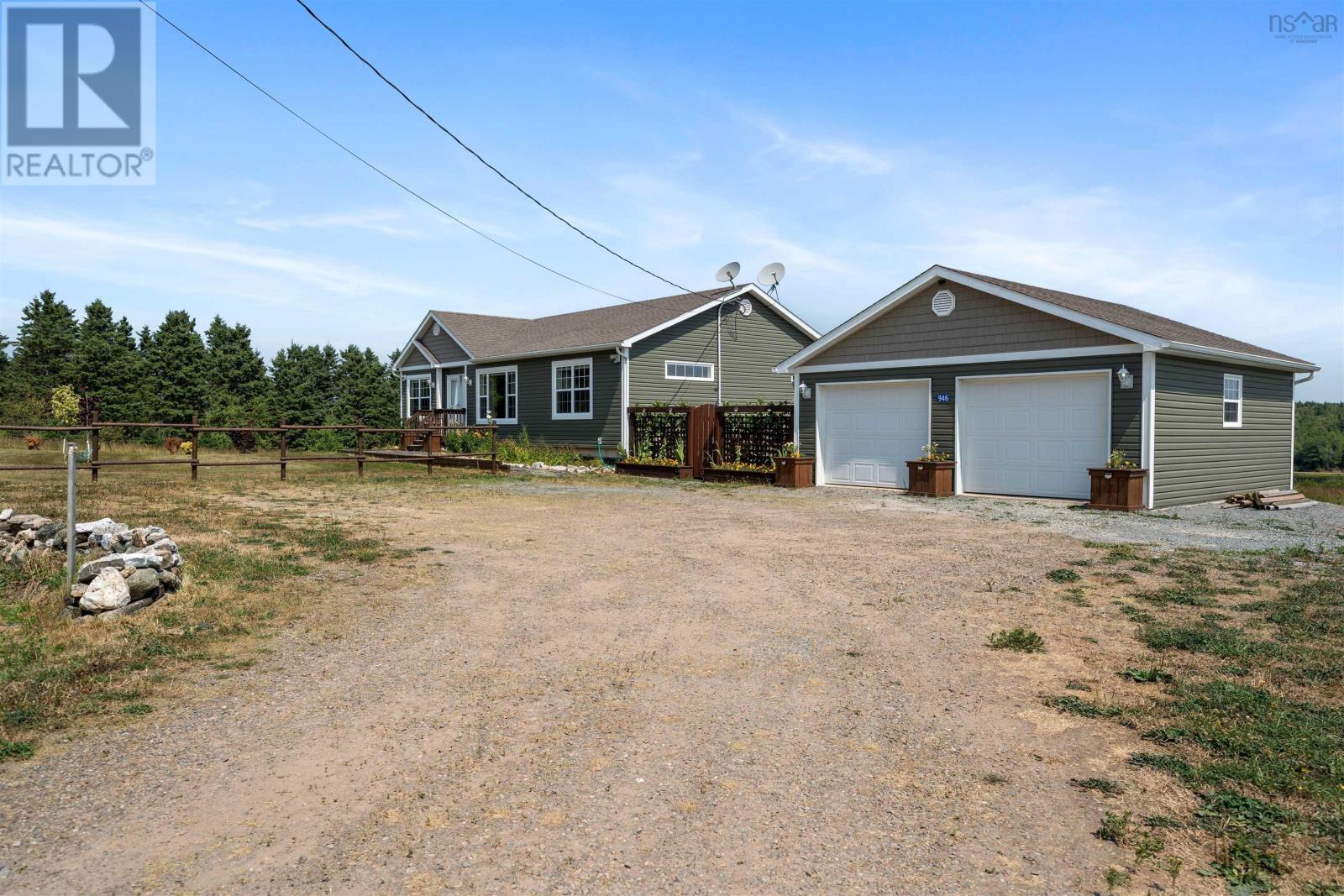 Property 3 of 49 of 946 Lake Egmont Road