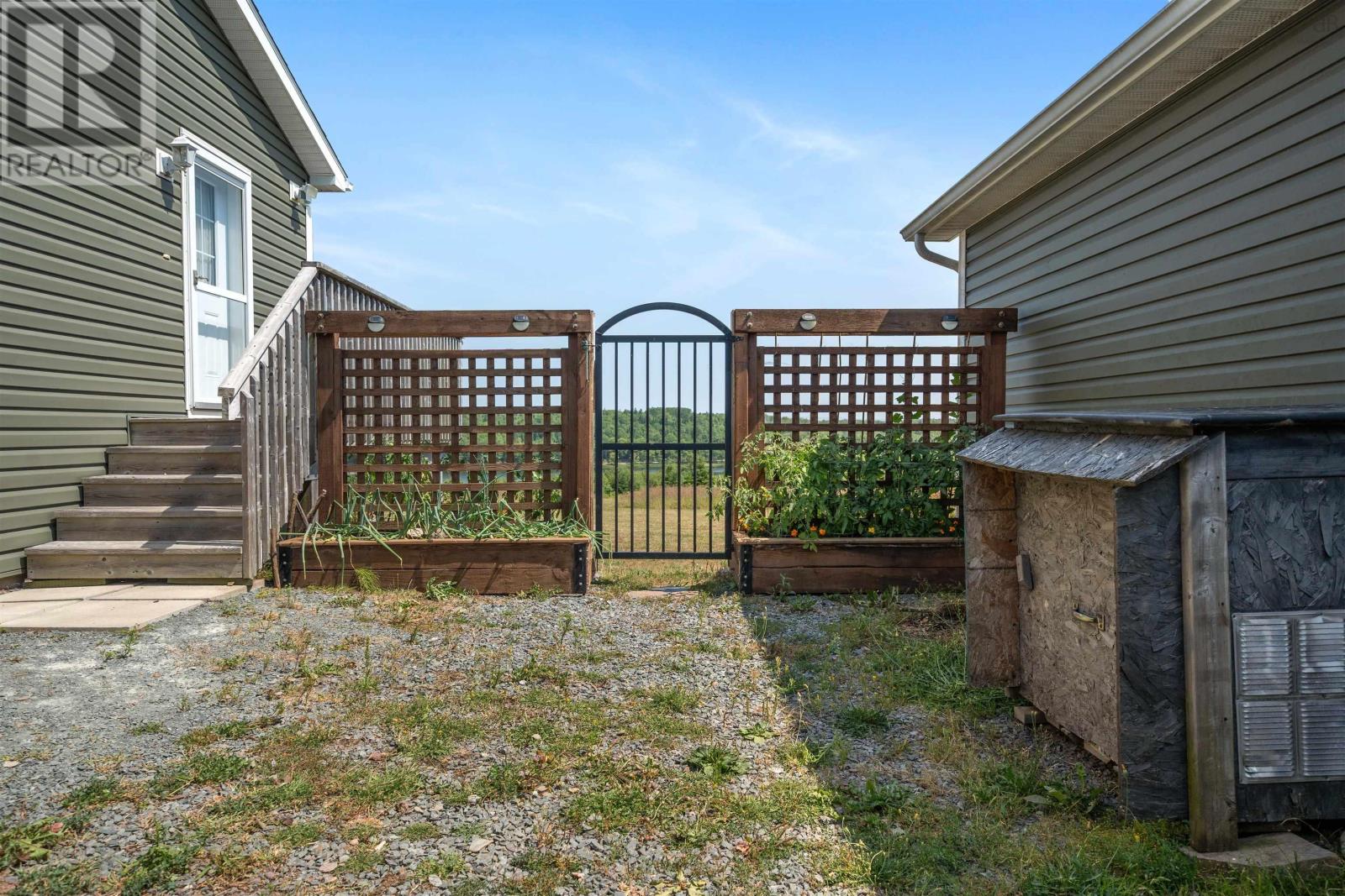 Property 36 of 49 of 946 Lake Egmont Road