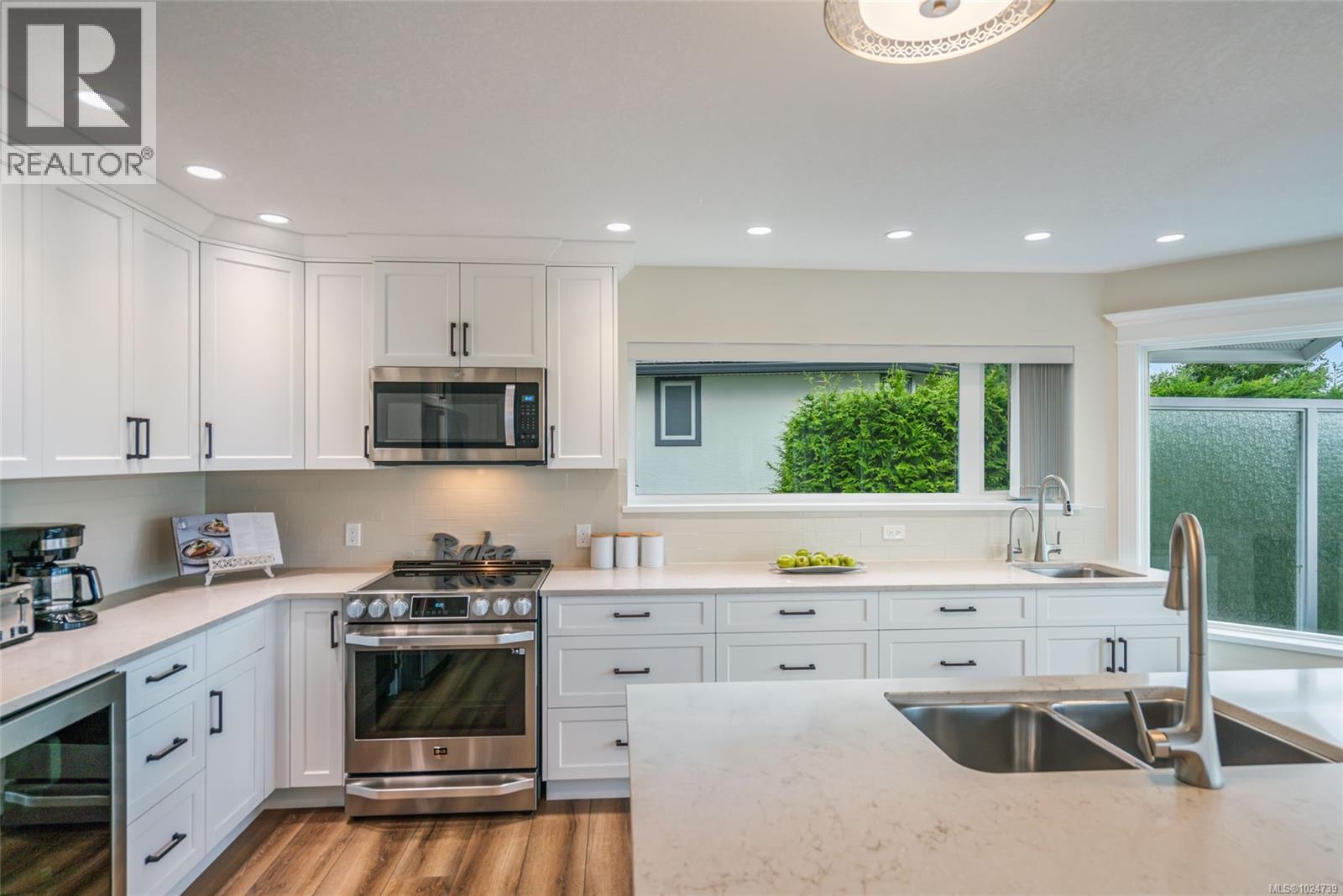 3419 Redden Rd, Nanoose Bay