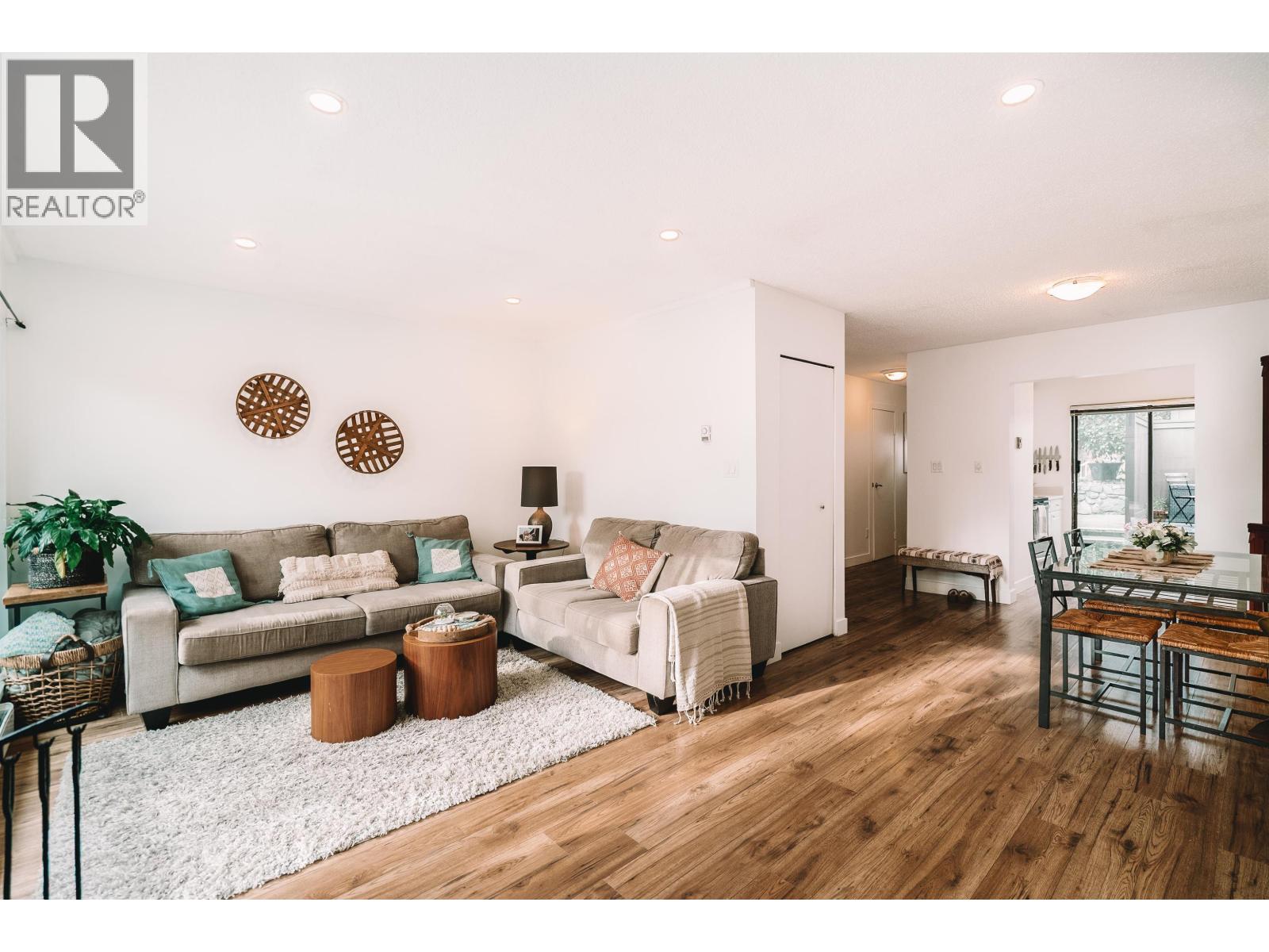 19 230 W 14TH STREET, North Vancouver