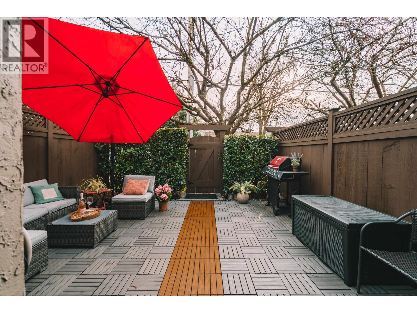 19 230 W 14TH STREET, North Vancouver