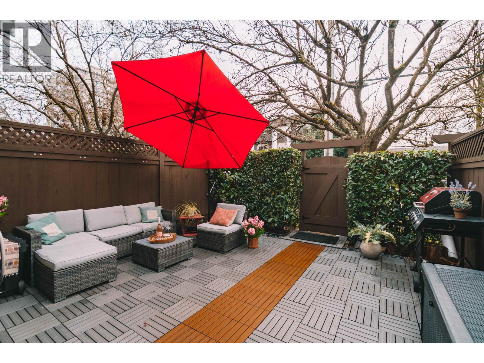 19 230 W 14TH STREET, North Vancouver