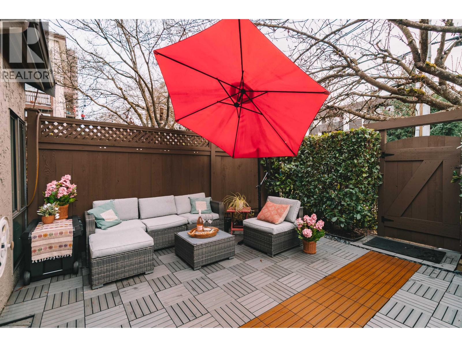 19 230 W 14TH STREET, North Vancouver