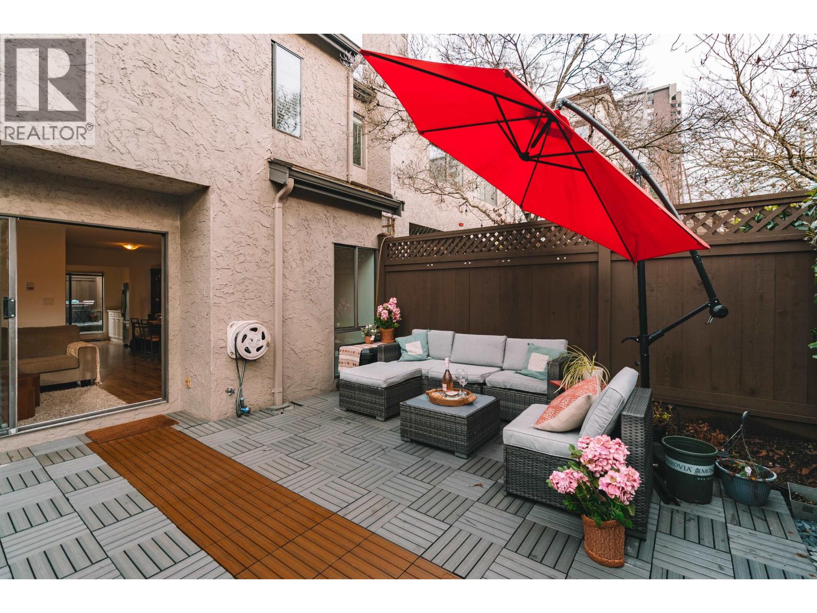 19 230 W 14TH STREET, North Vancouver