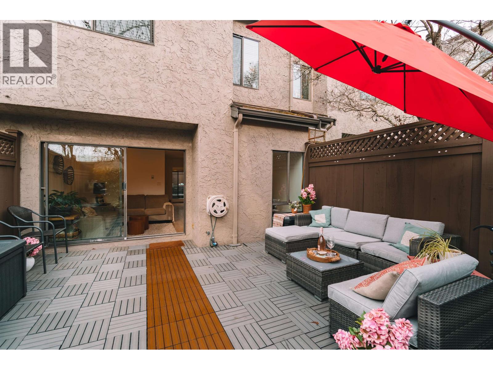 19 230 W 14TH STREET, North Vancouver