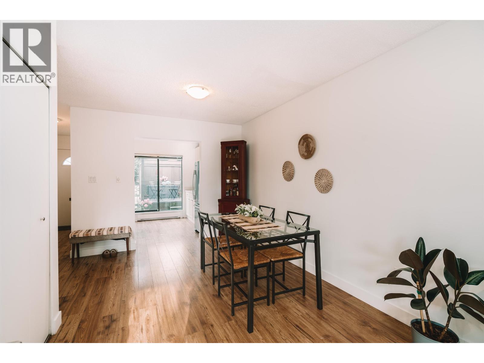 19 230 W 14TH STREET, North Vancouver