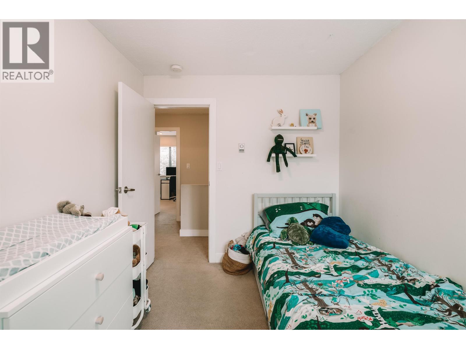 19 230 W 14TH STREET, North Vancouver