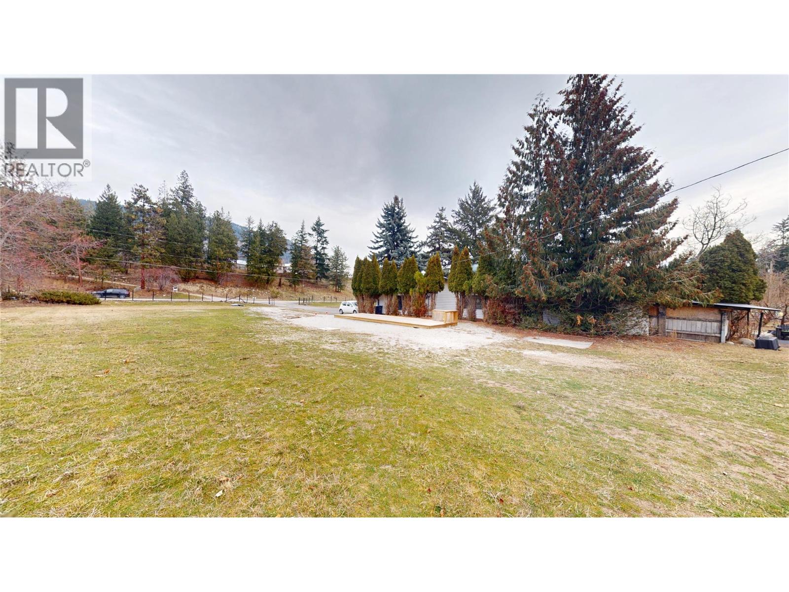 5186 Mackinnon Road, Peachland