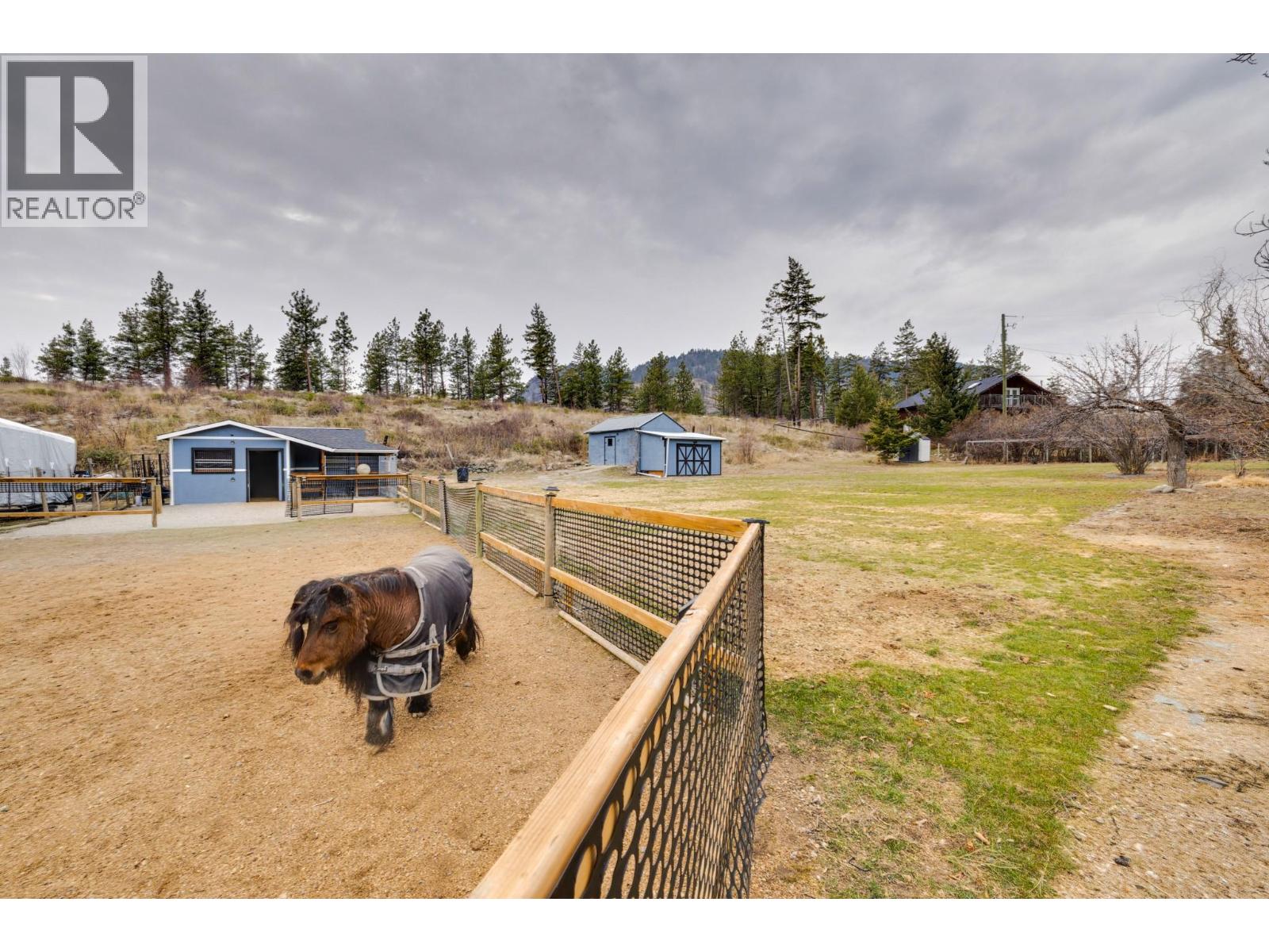5186 Mackinnon Road, Peachland