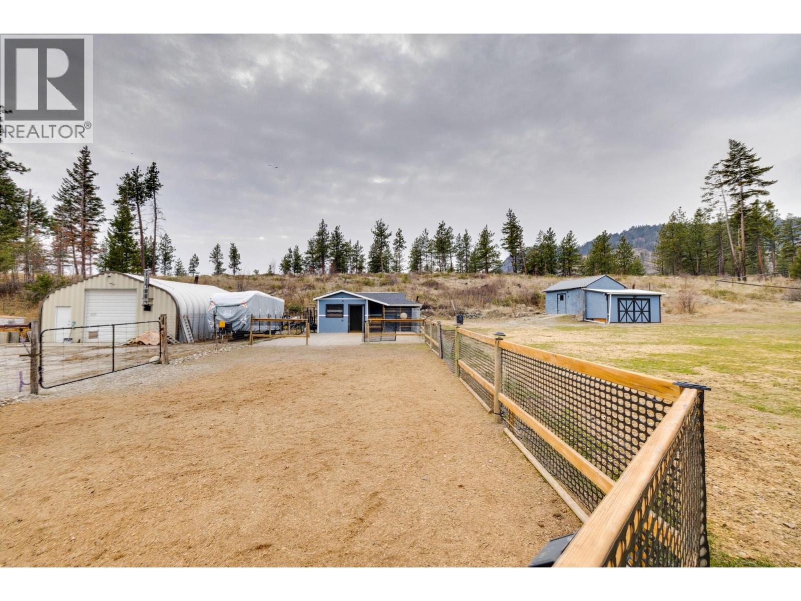 5186 Mackinnon Road, Peachland