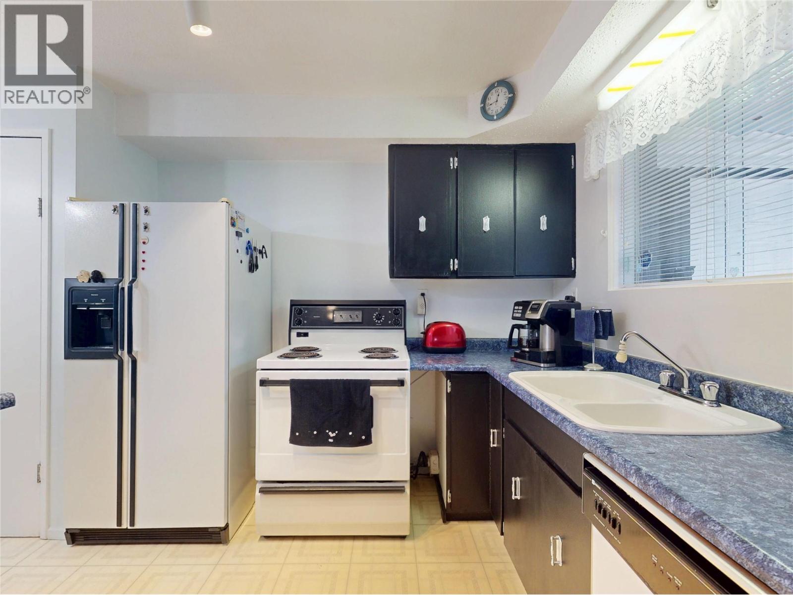 5186 Mackinnon Road, Peachland