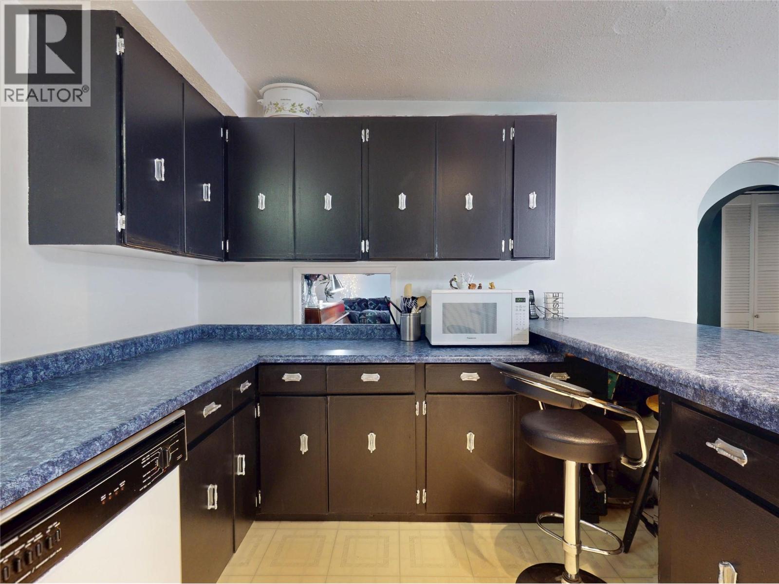 5186 Mackinnon Road, Peachland