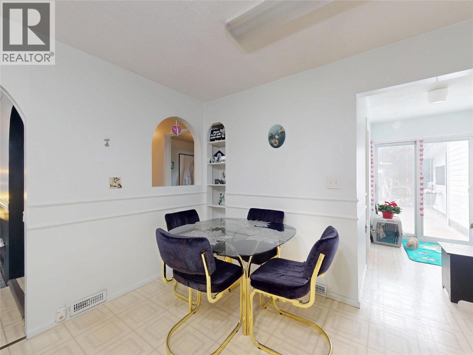 5186 Mackinnon Road, Peachland