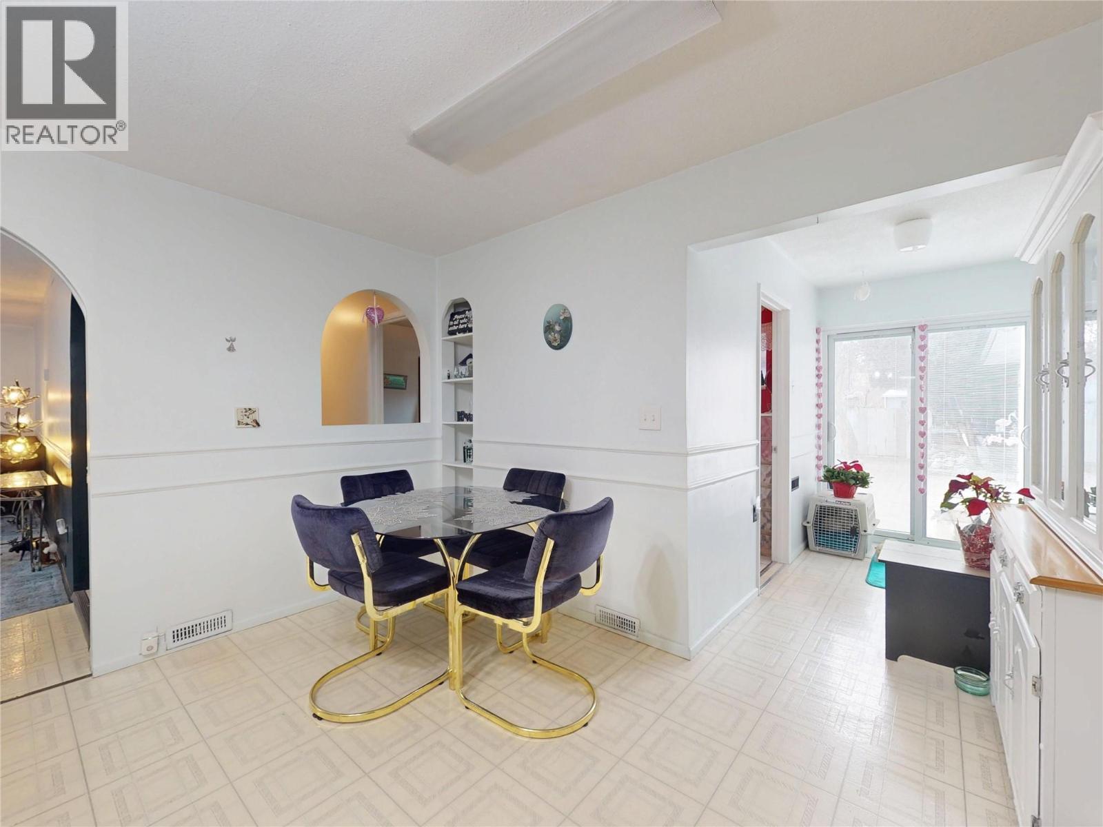 5186 Mackinnon Road, Peachland