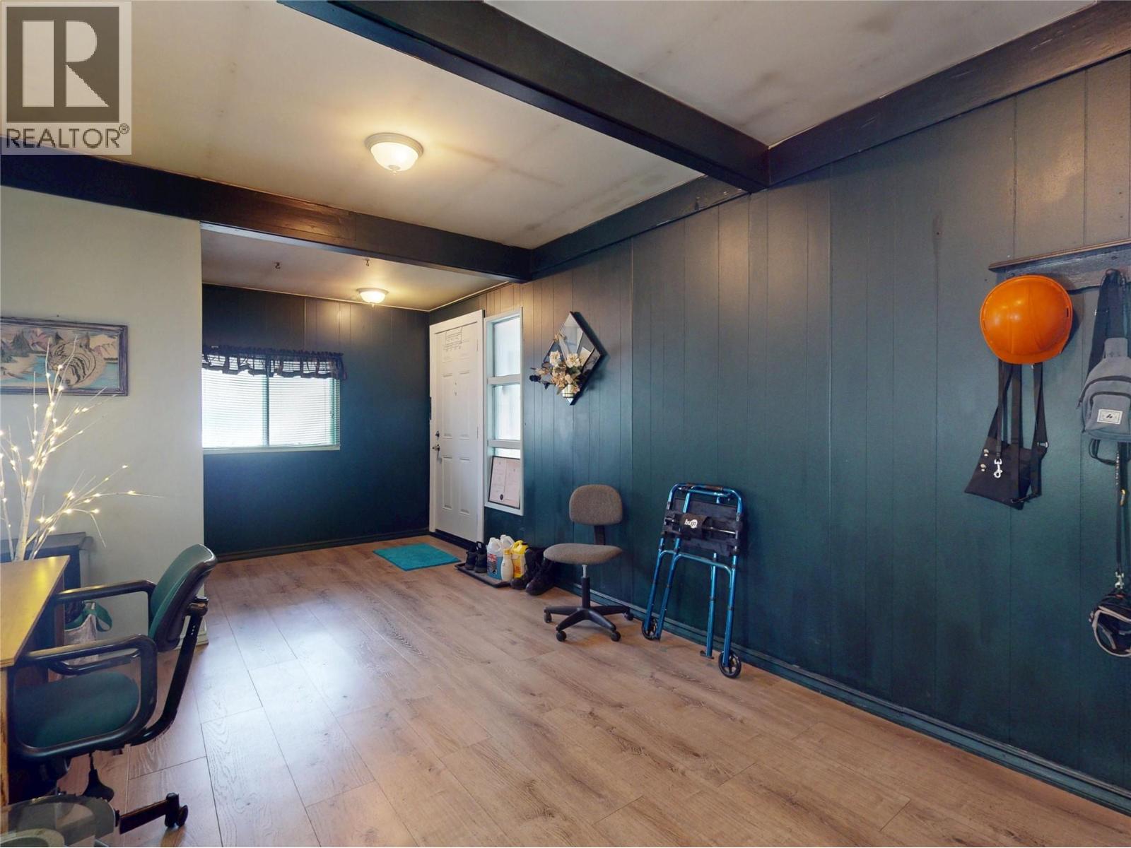 5186 Mackinnon Road, Peachland