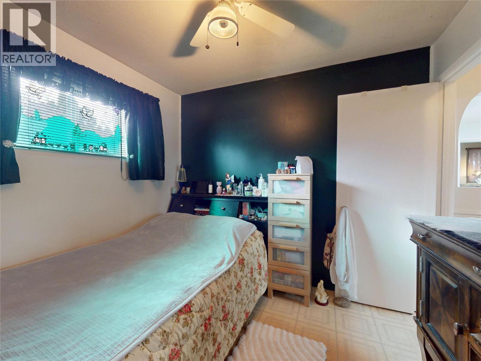 5186 Mackinnon Road, Peachland