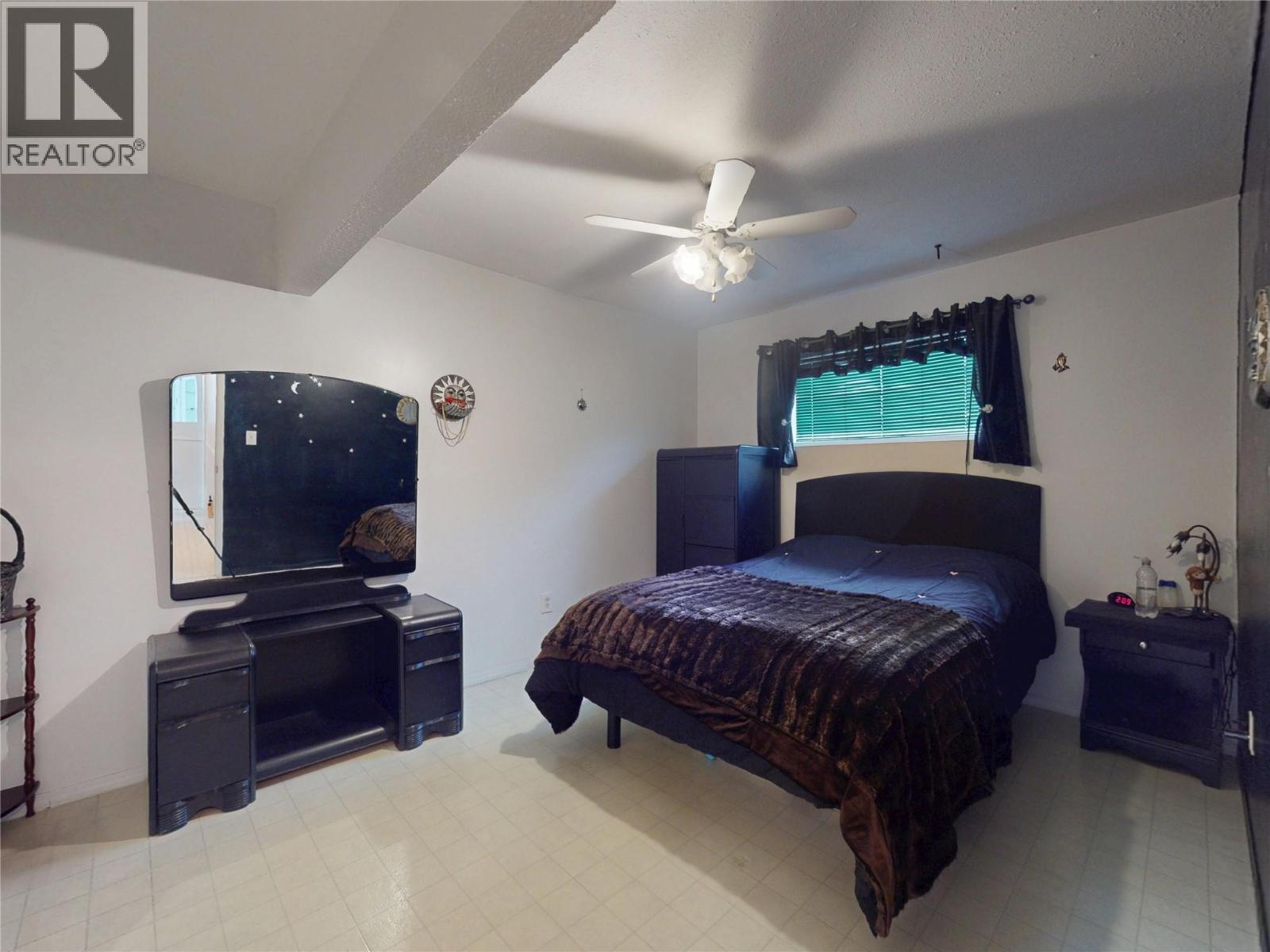 5186 Mackinnon Road - 45
