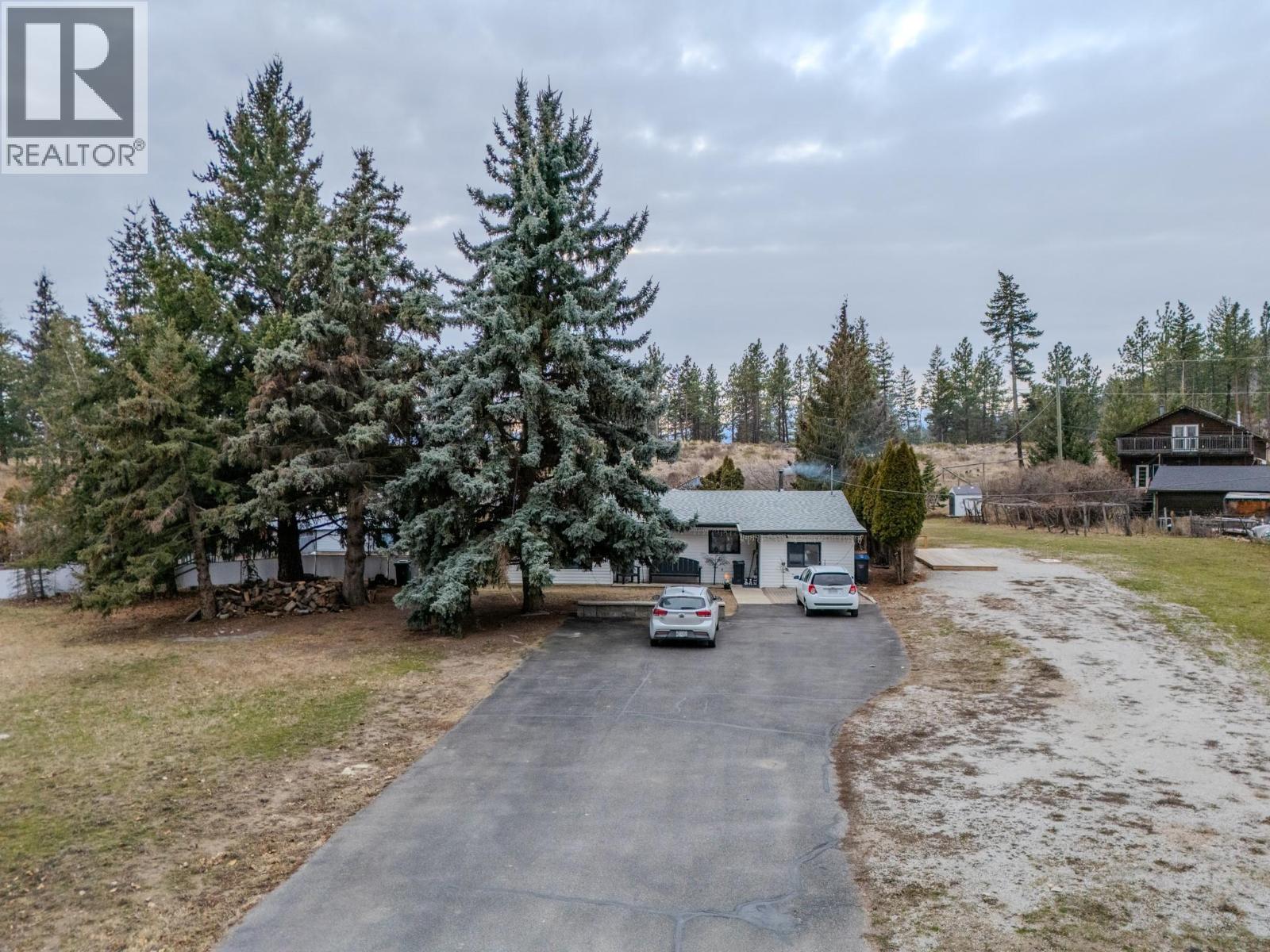5186 Mackinnon Road, Peachland