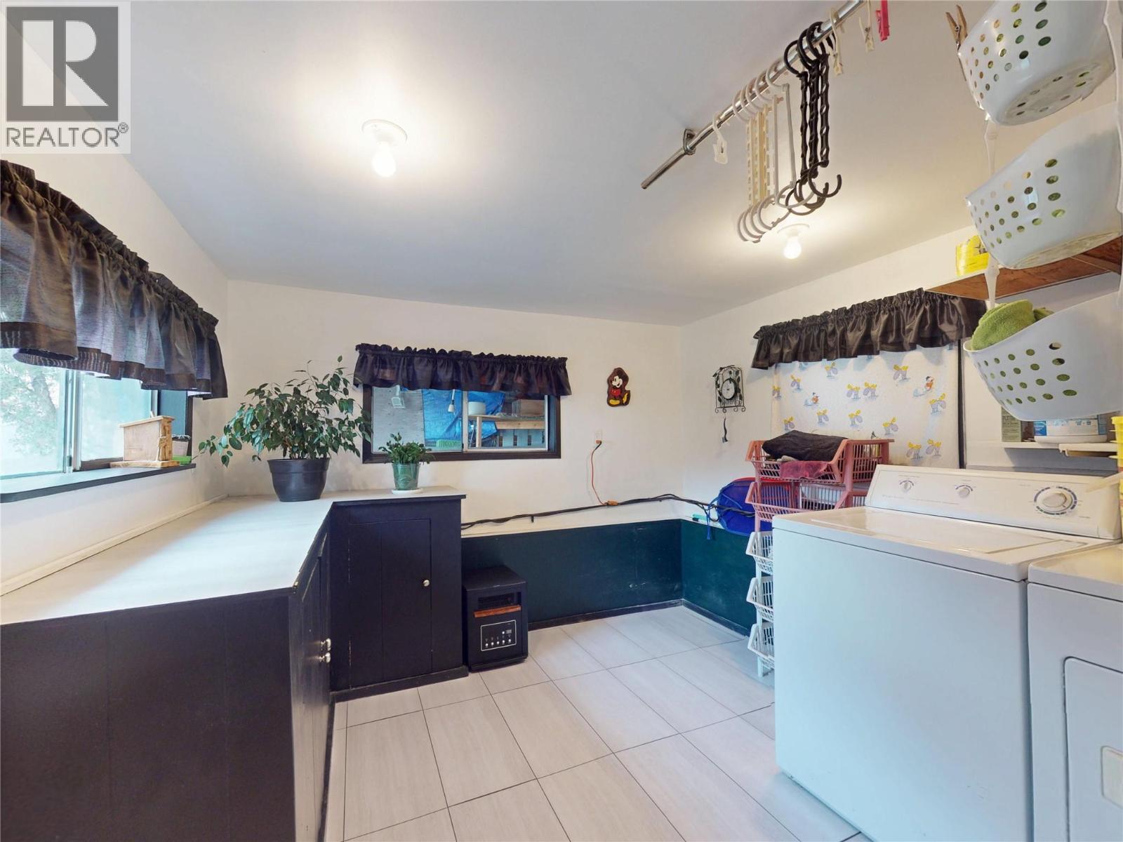 5186 Mackinnon Road, Peachland