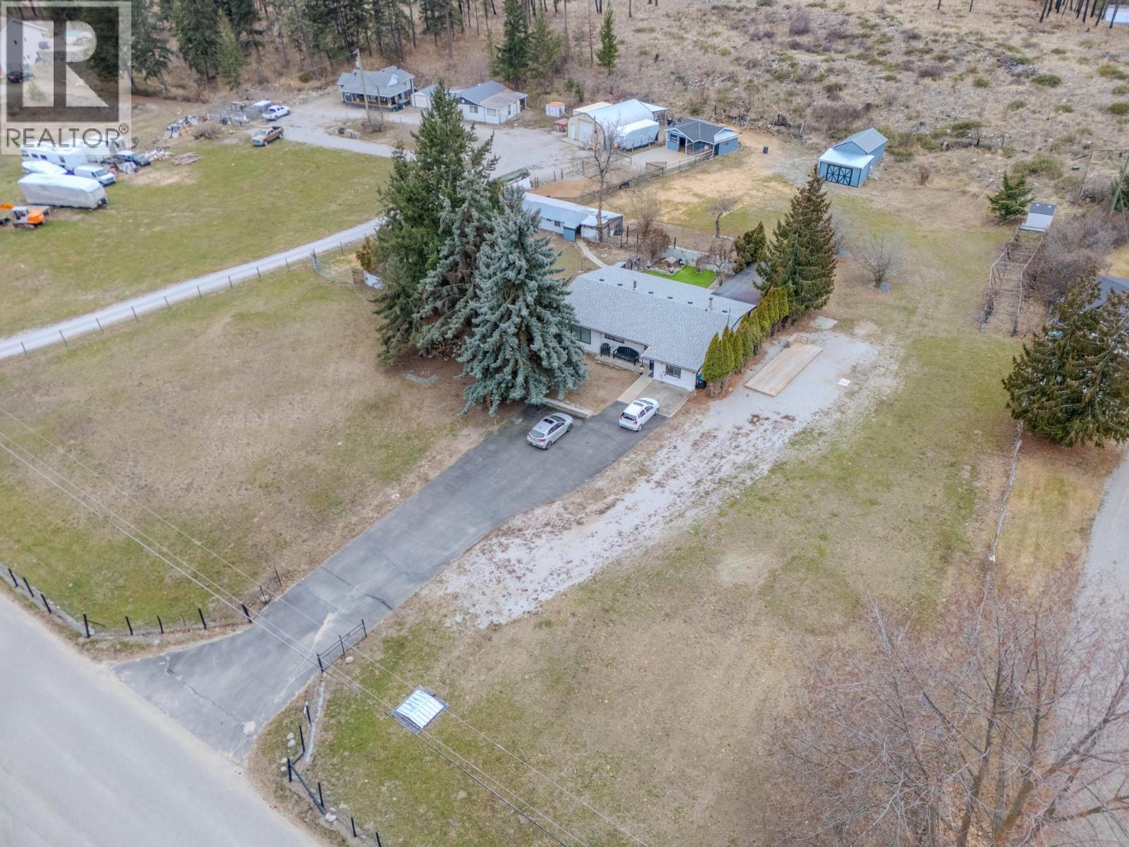 5186 Mackinnon Road - 64