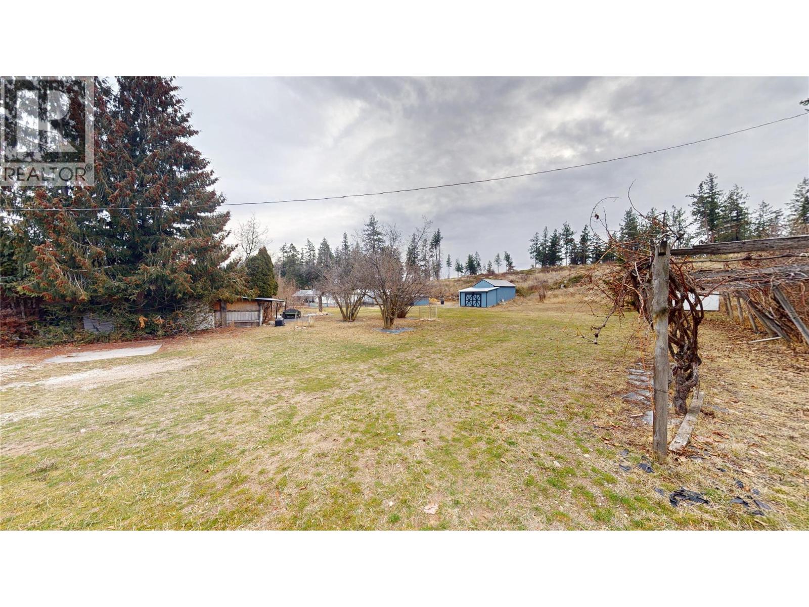 5186 Mackinnon Road - 67