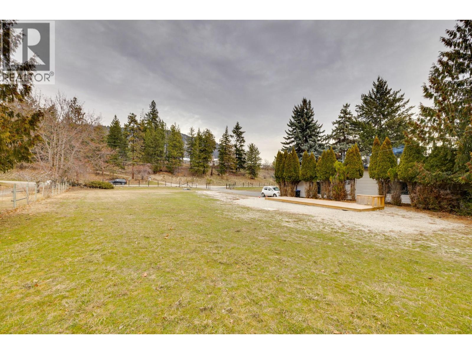 5186 Mackinnon Road, Peachland