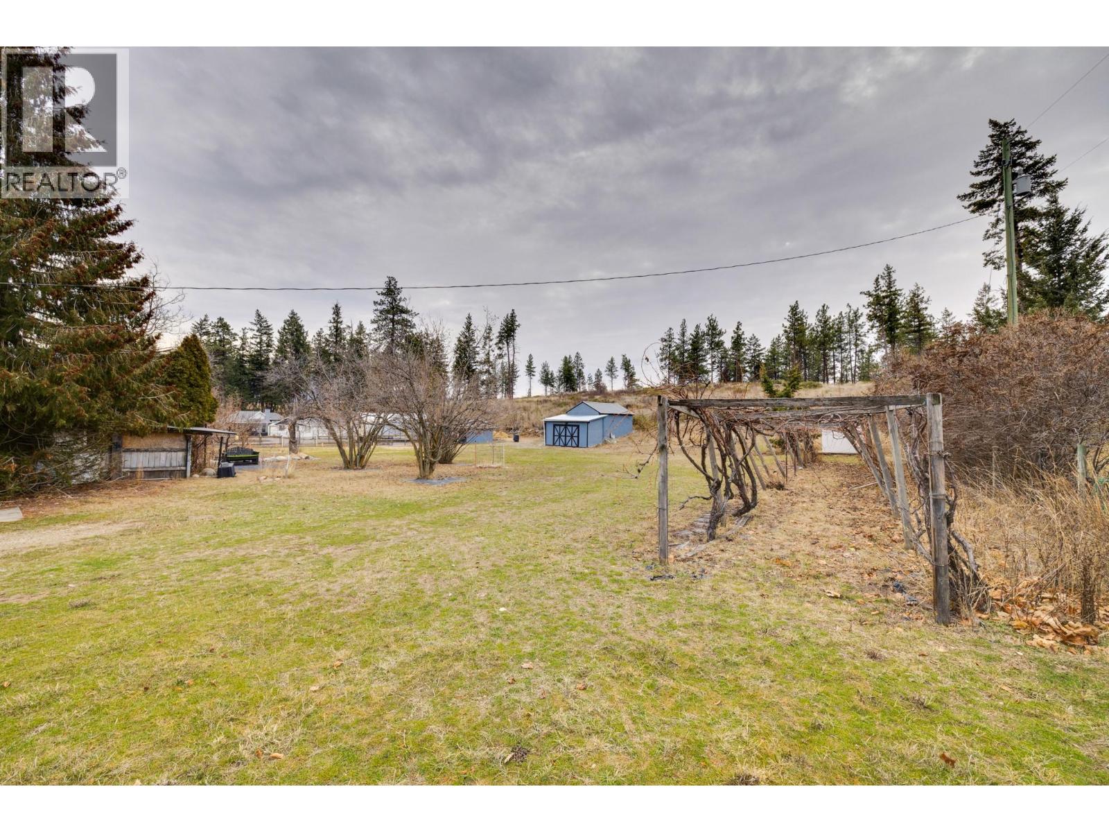 5186 Mackinnon Road, Peachland