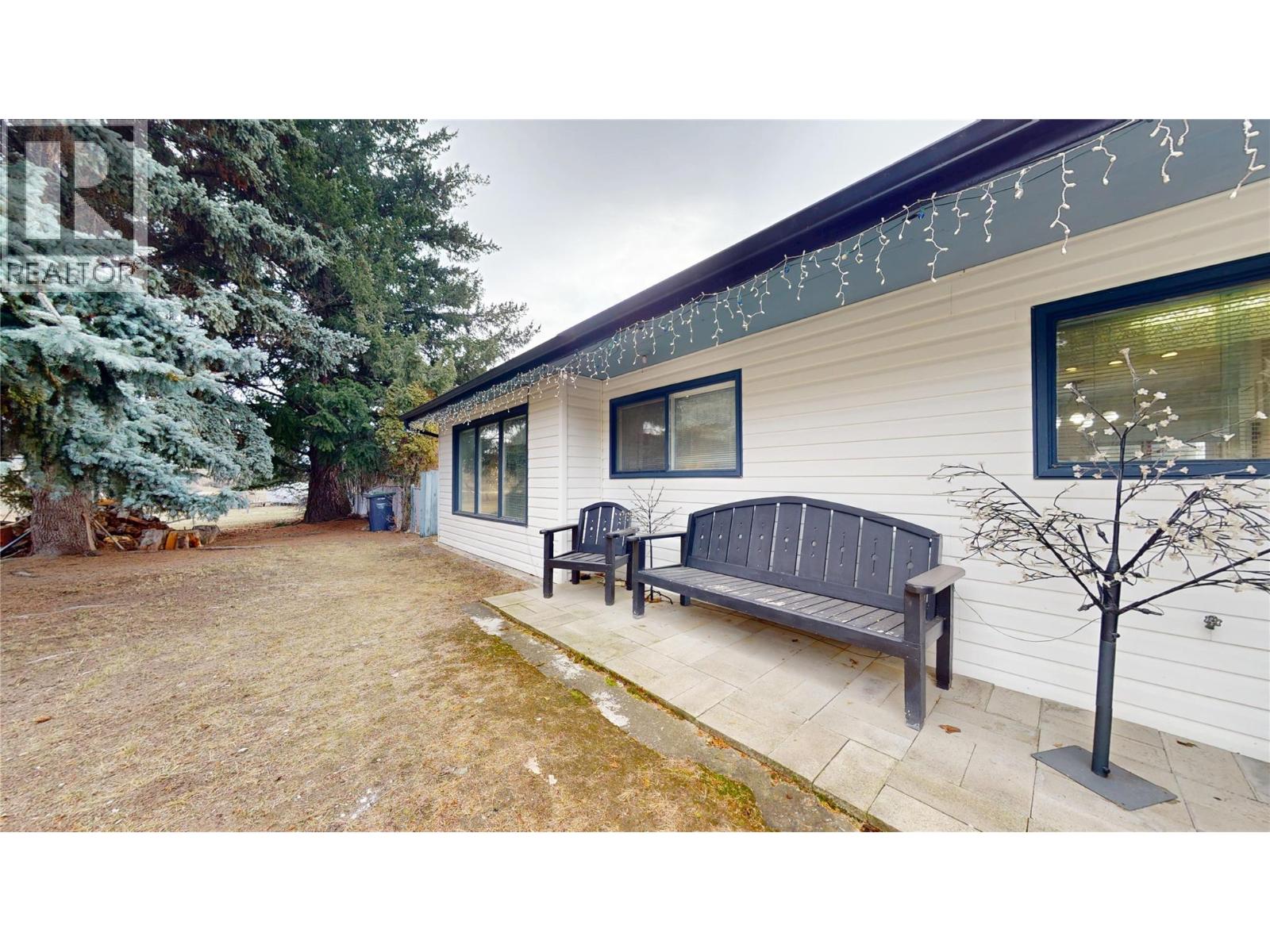 5186 Mackinnon Road, Peachland