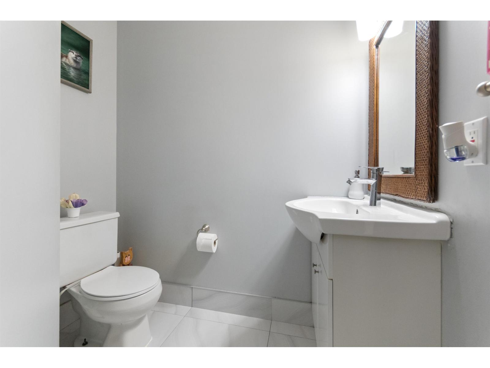 122 5765 VEDDER ROAD, Garrison Crossing, Chilliwack