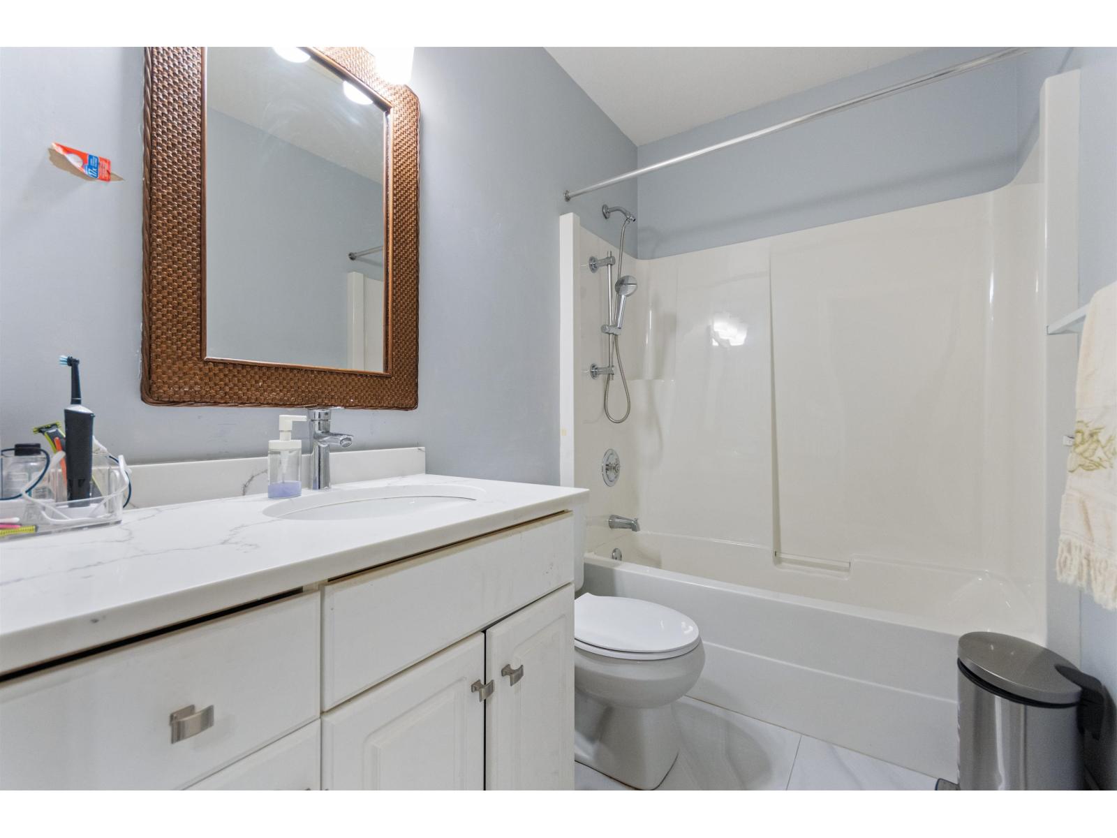 122 5765 VEDDER ROAD, Garrison Crossing, Chilliwack