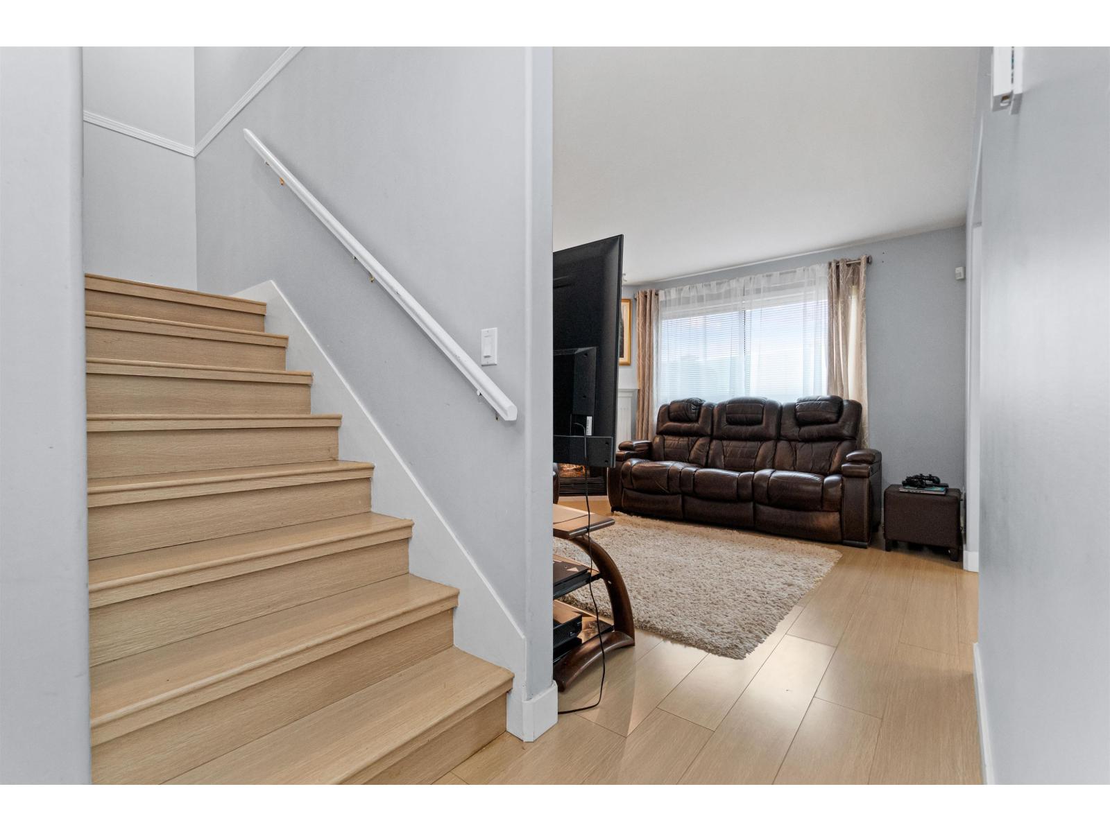 122 5765 VEDDER ROAD, Garrison Crossing, Chilliwack